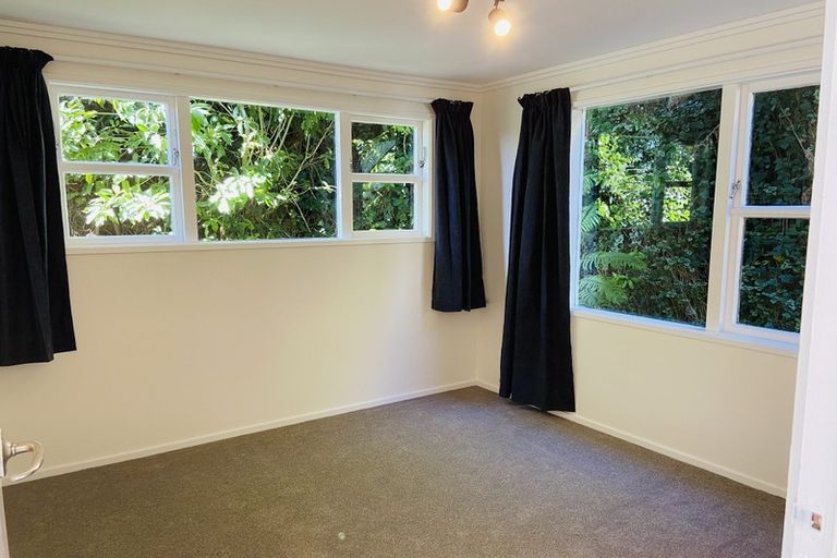 Photo of property in 49a Huntingdon Street, Northland, Wellington, 6012