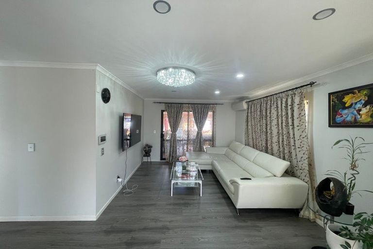 Photo of property in 5 Hawkley Close, Flat Bush, Auckland, 2019