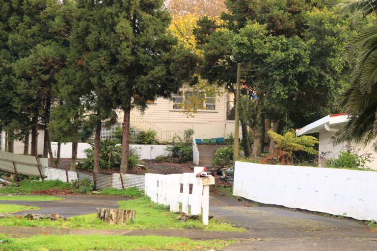 Photo of property in 5 Earlsworth Road, Mangere East, Auckland, 2024