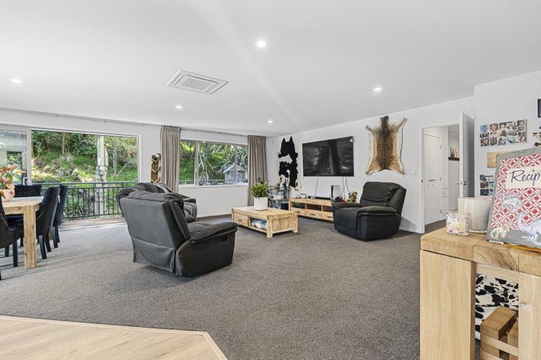Photo of property in 198 Seaview Road, Westown, New Plymouth, 4310