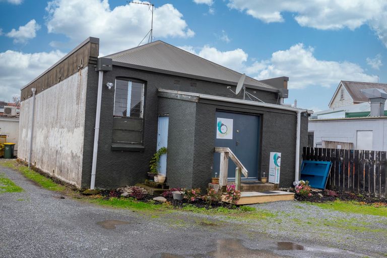 Photo of property in 7 Queen Street, Northcote Point, Auckland, 0627