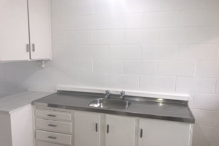 Photo of property in 12 Margaret Road, Papatoetoe, Auckland, 2025
