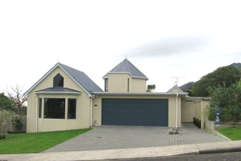 Photo of property in 43 Tui Crescent, Waikanae, 5036