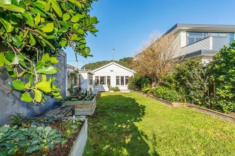 Photo of property in 39 Dundas Street, Seatoun, Wellington, 6022