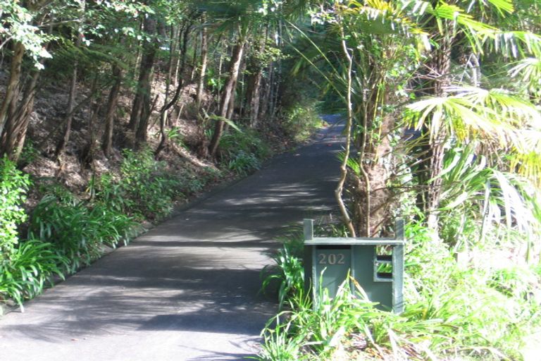 Photo of property in 202 Konini Road, Titirangi, Auckland, 0604