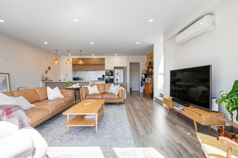 Photo of property in 14 Arran Point Parade, Orewa, 0931