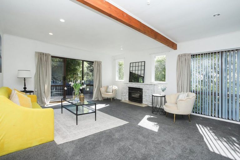 Photo of property in 54 Derwent Crescent, Titirangi, Auckland, 0604