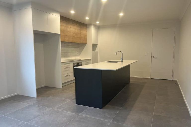 Photo of property in 6b Jern Place, Eastern Beach, Auckland, 2012