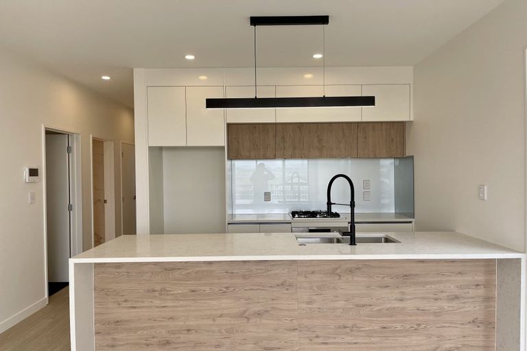 Photo of property in 34 Neretva Avenue, Massey, Auckland, 0614