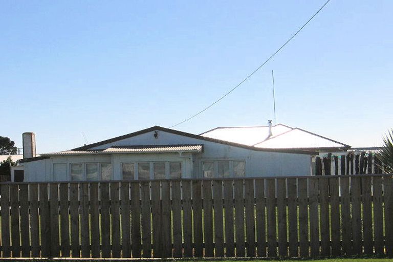 Photo of property in 107 Seabury Avenue, Foxton Beach, Foxton, 4815