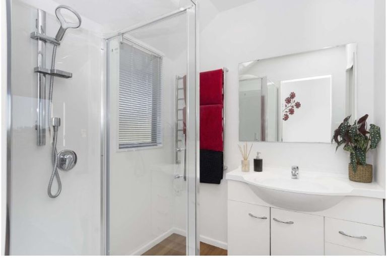 Photo of property in 9 Astor Place, Welcome Bay, Tauranga, 3112