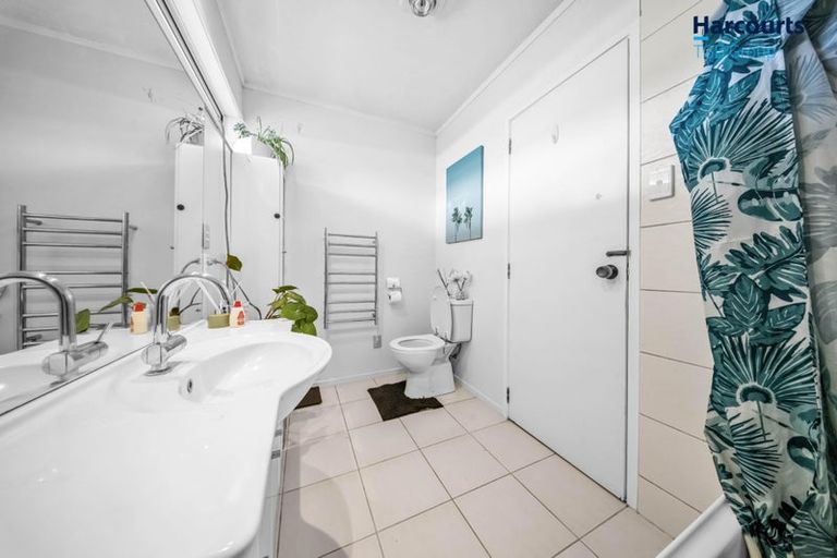 Photo of property in 8 Tawa Place, Waiuku, 2123