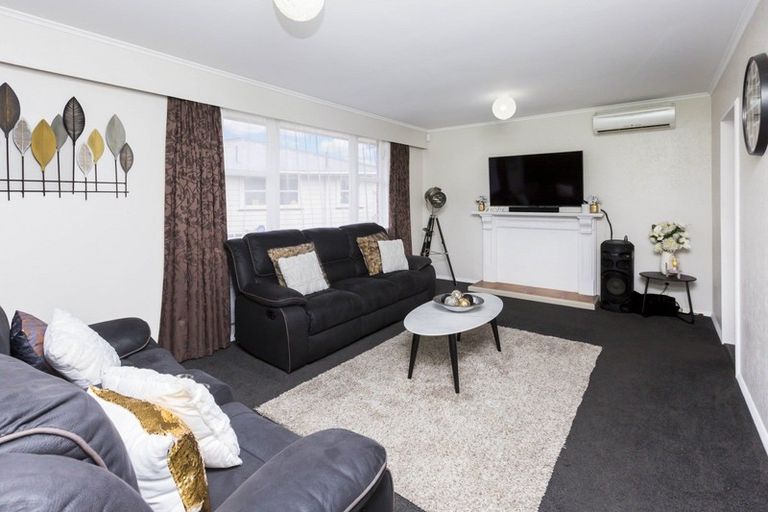 Photo of property in 9 Oregon Drive, Maoribank, Upper Hutt, 5018