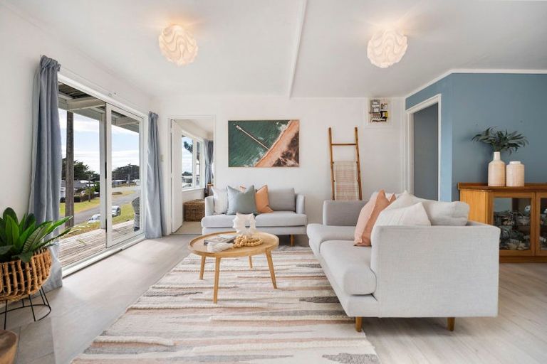 Photo of property in 8 Signal Street, Foxton Beach, Foxton, 4815