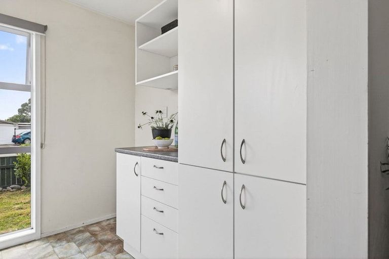 Photo of property in 4 Rhodes Drive, Kelvin Grove, Palmerston North, 4414