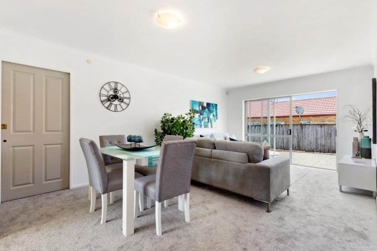 Photo of property in 8 Kilmarnock Avenue, Ranui, Auckland, 0612