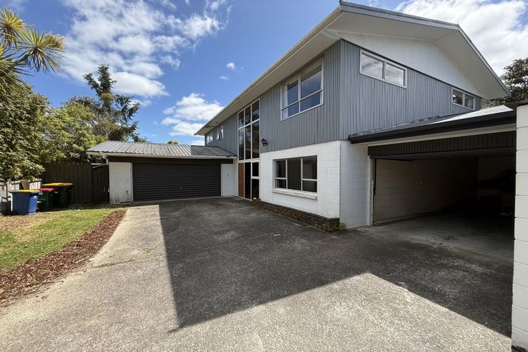 Photo of property in 2/17 Glenvar Road, Torbay, Auckland, 0630