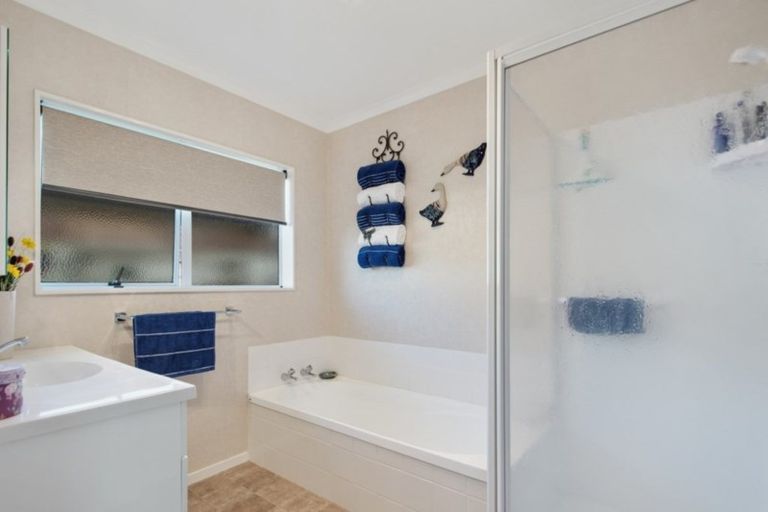 Photo of property in 1 Kopu Drive, Pyes Pa, Tauranga, 3112