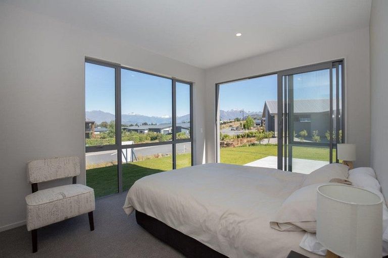 Photo of property in 3 Takahe Lane, Wanaka, 9305