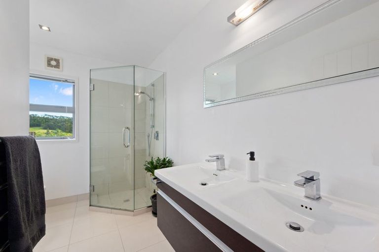 Photo of property in 1355 Old North Road, Helensville, 0875