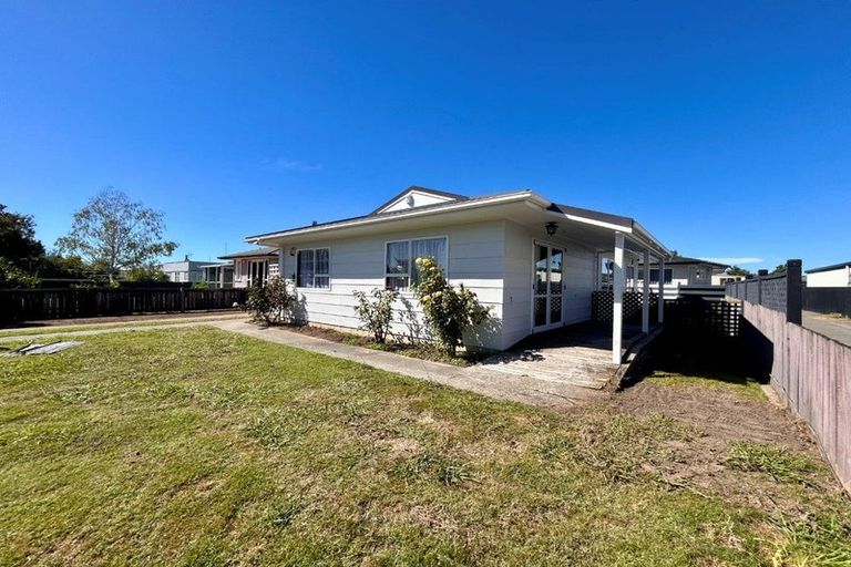 Photo of property in 9 Hinton Road, Taradale, Napier, 4112