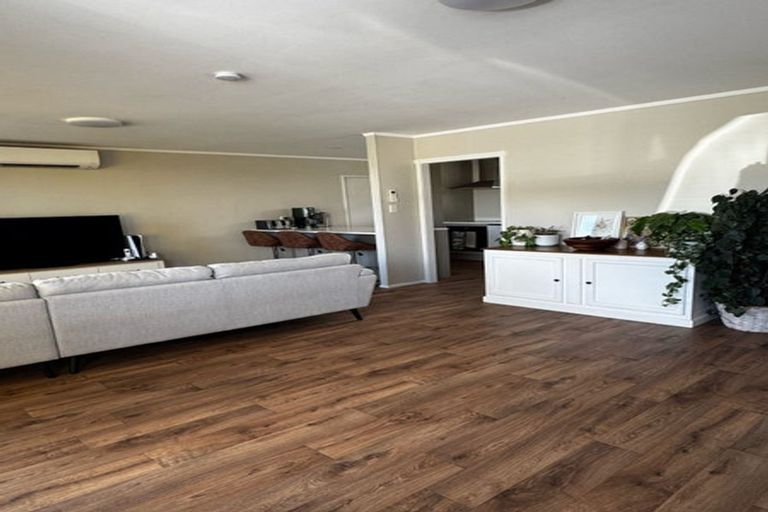 Photo of property in 2/18 James Road, Manurewa, Auckland, 2102