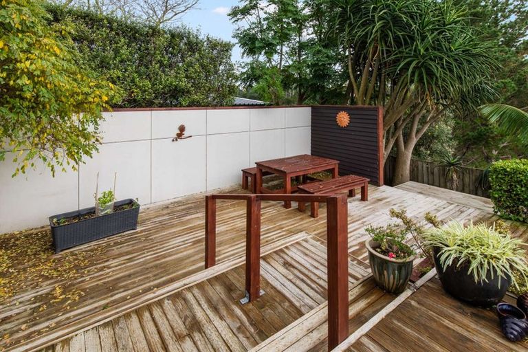 Photo of property in 21b Poplar Grove, Whalers Gate, New Plymouth, 4310