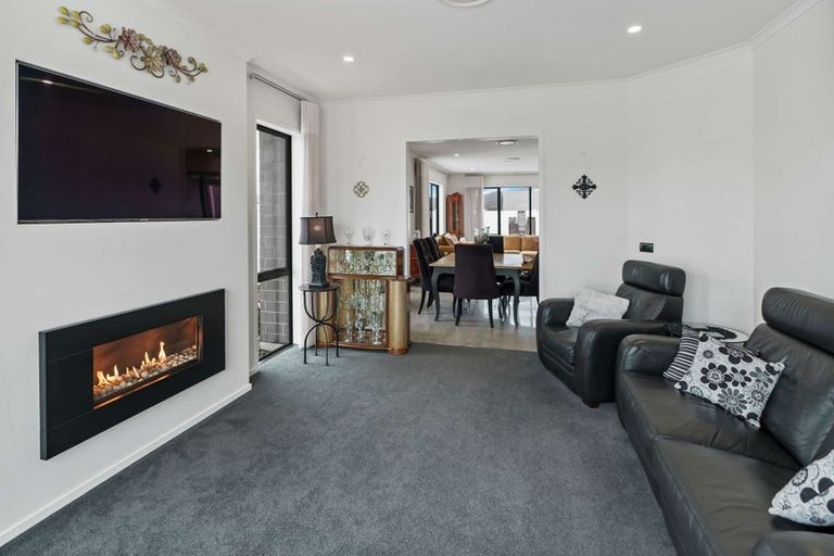 Photo of property in 3 Topping Place, Whitianga, 3510