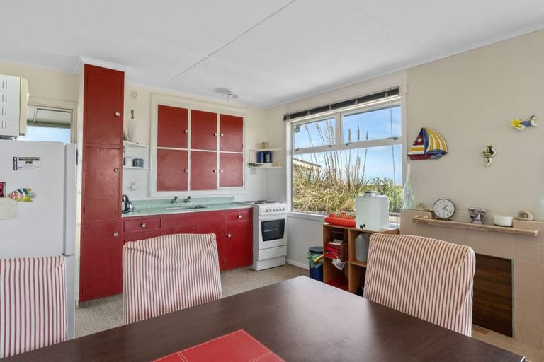 Photo of property in 7 Kent Avenue, Waitarere Beach, Levin, 5510