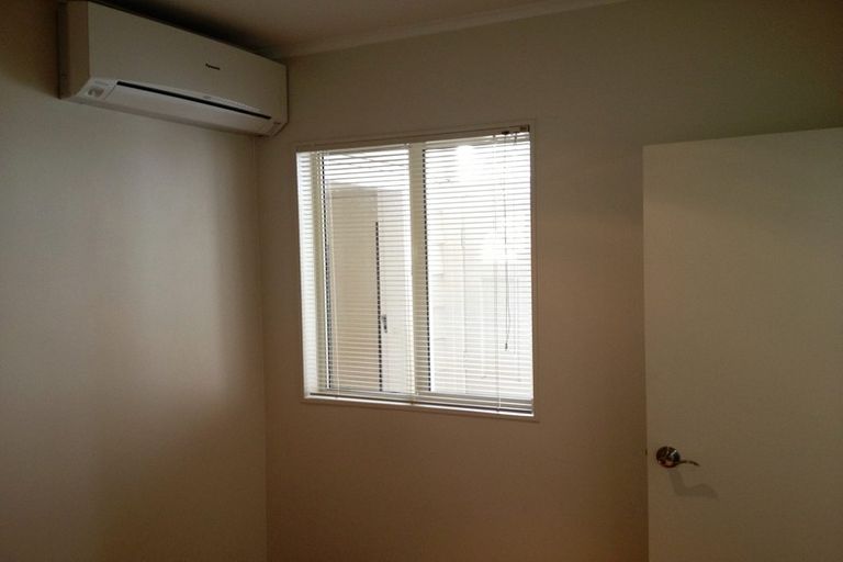 Photo of property in 352 Lake Road, Takapuna, Auckland, 0622