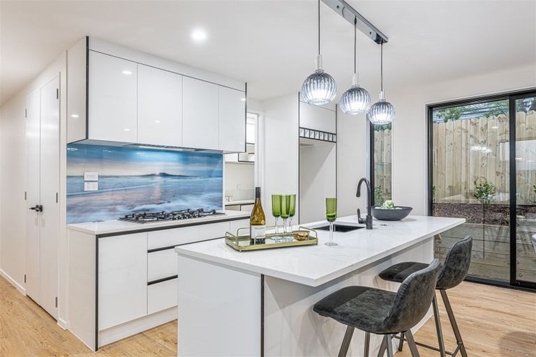 Photo of property in 1 Shibata Rise, Ranui, Auckland, 0612