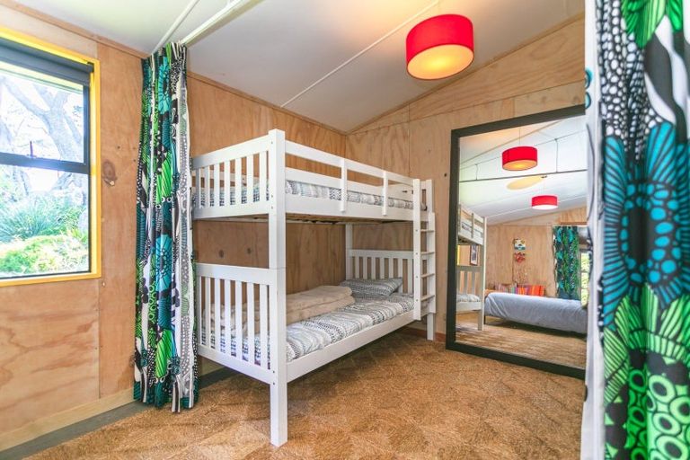 Photo of property in 7 Pye Place, Hot Water Beach, Whitianga, 3591