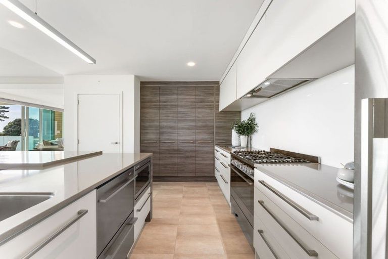 Photo of property in 154 Marine Parade, Mount Maunganui, 3116