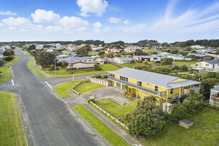 Photo of property in 9 Takitimu Street, Waitarere Beach, Levin, 5510