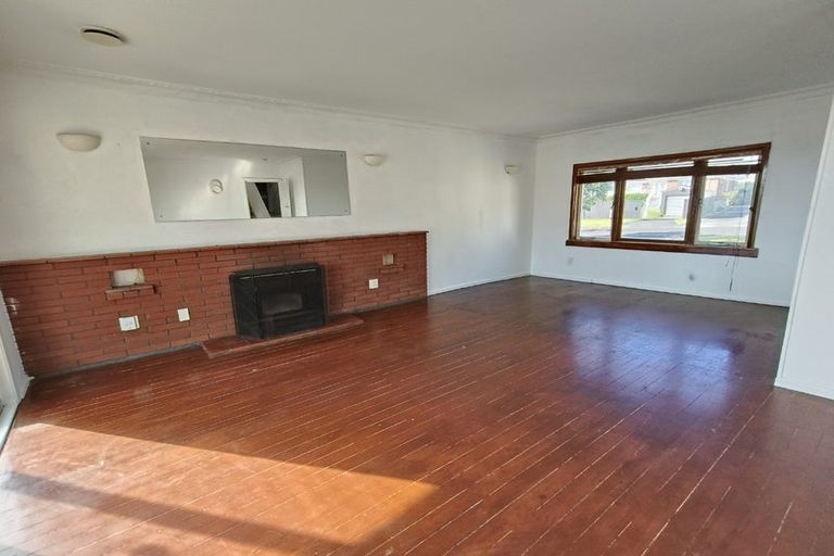 Photo of property in 14 Kokiri Street, Te Atatu South, Auckland, 0610