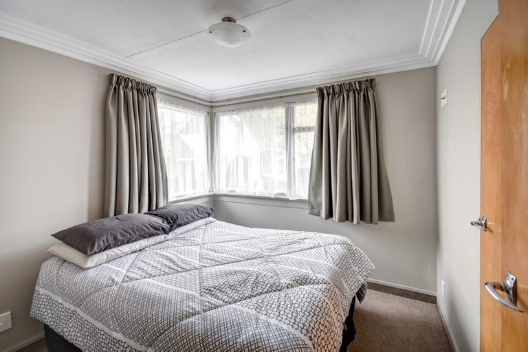 Photo of property in 73 Macandrew Road, South Dunedin, Dunedin, 9012