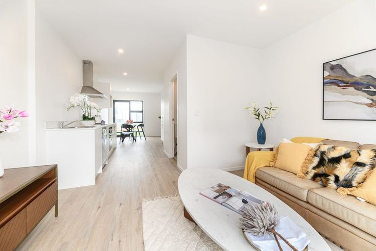 Photo of property in 250d Great North Road, Henderson, Auckland, 0612