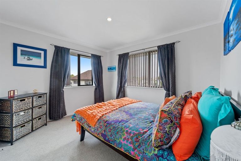 Photo of property in 18 Maylee Crescent, Gulf Harbour, Whangaparaoa, 0930