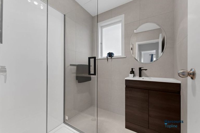 Photo of property in 1/52 Harrington Road, Henderson, Auckland, 0610