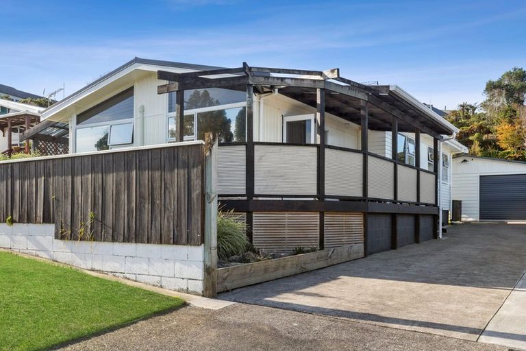 Photo of property in 105 Awanui Street, Merrilands, New Plymouth, 4312