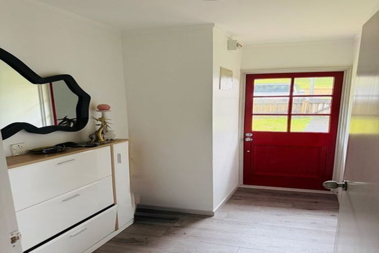 Photo of property in 3/198 Don Buck Road, Massey, Auckland, 0614