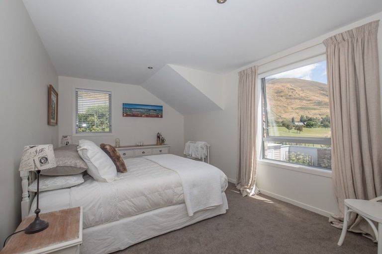 Photo of property in 2 Elderberry Crescent, Wanaka, 9305