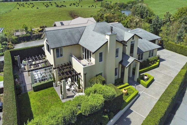 Photo of property in 8b Sampson Avenue, Waiwhakaiho, New Plymouth, 4312