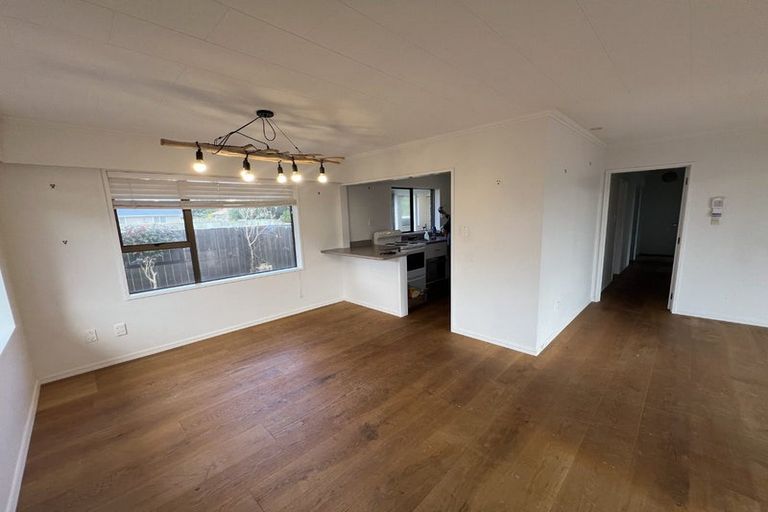 Photo of property in 11a Toi Street, Otaki Beach, Otaki, 5512