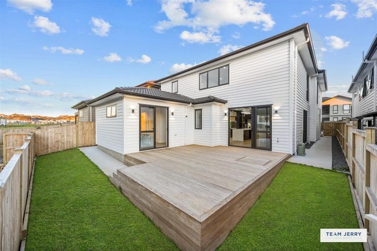 Photo of property in 3 Knockanara Drive, Flat Bush, Auckland, 2019