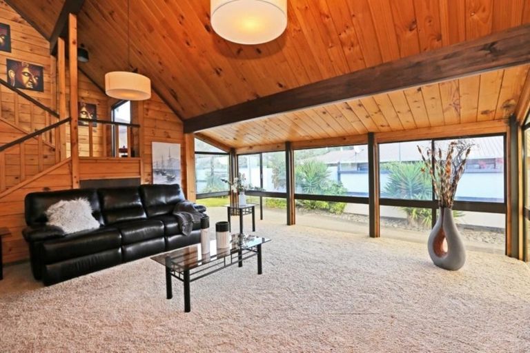 Photo of property in 15 Ritchie Place, Havelock North, 4130