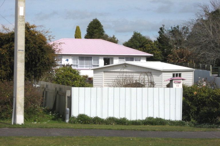 Photo of property in 13 Falstaff Street, Stratford, 4332