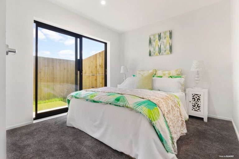 Photo of property in 2b Lucinda Place, Glen Eden, Auckland, 0602