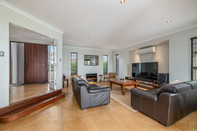 Photo of property in 19 Highfields Terrace, Henderson, Auckland, 0612