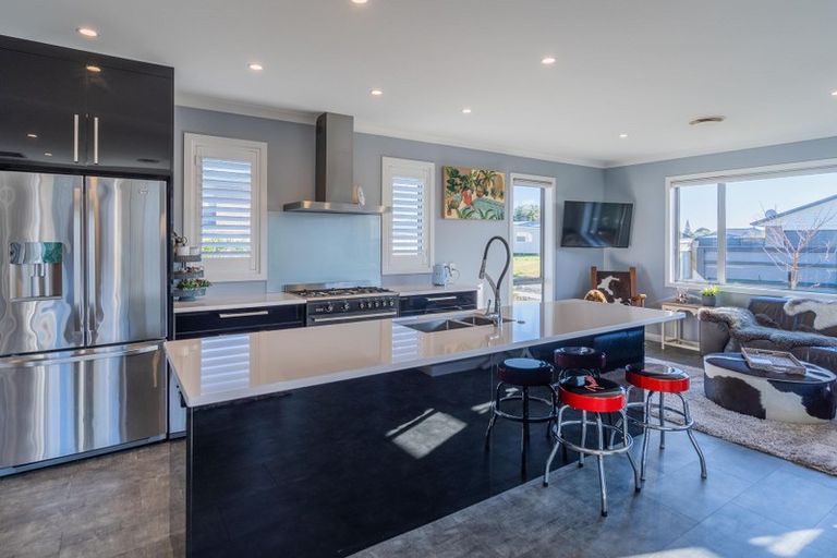 Photo of property in 9 Bridford Way, Paraparaumu, 5032
